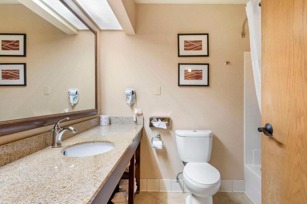 Superior Queen Suite with Two Queen Beds - Non-Smoking interior